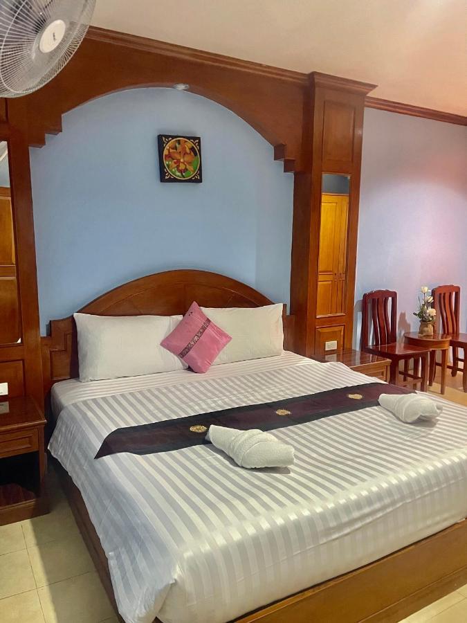 Innarm House Patong Buitenkant foto