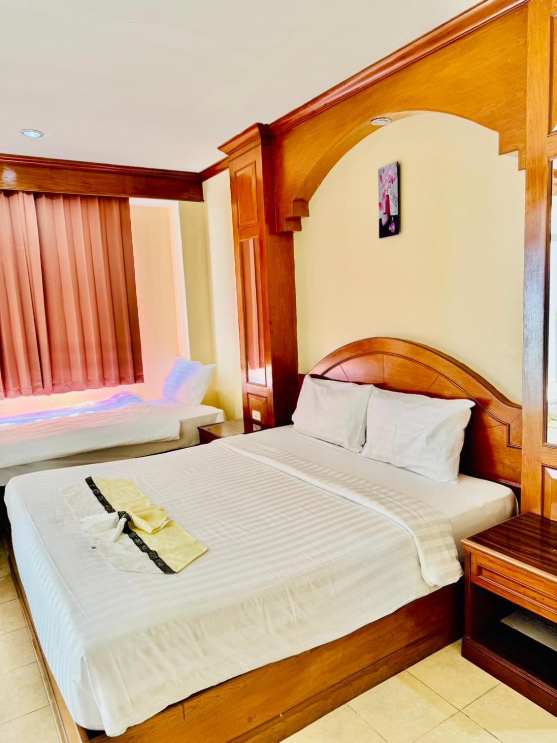 Innarm House Patong Buitenkant foto