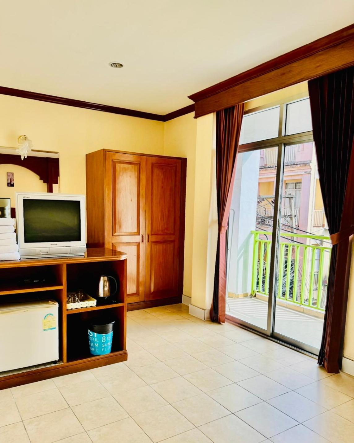Innarm House Patong Buitenkant foto